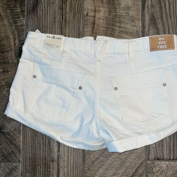 Nwt We The Free white rolled leg shorts - Picture 3 of 8